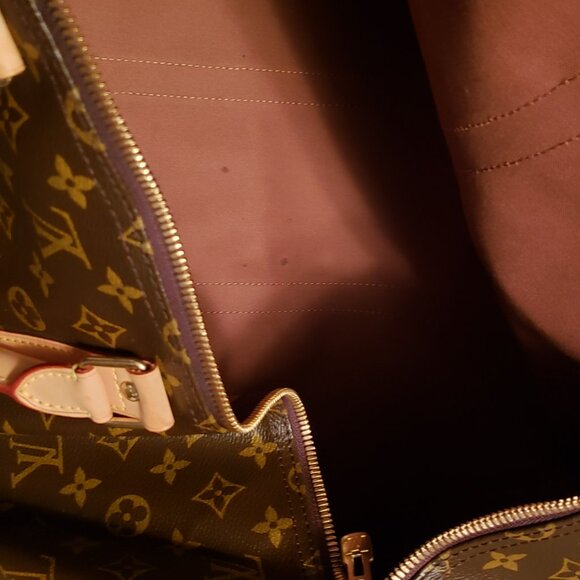 Louis Vuitton Keepall 55 Duffle Bag - Picture 15 of 16